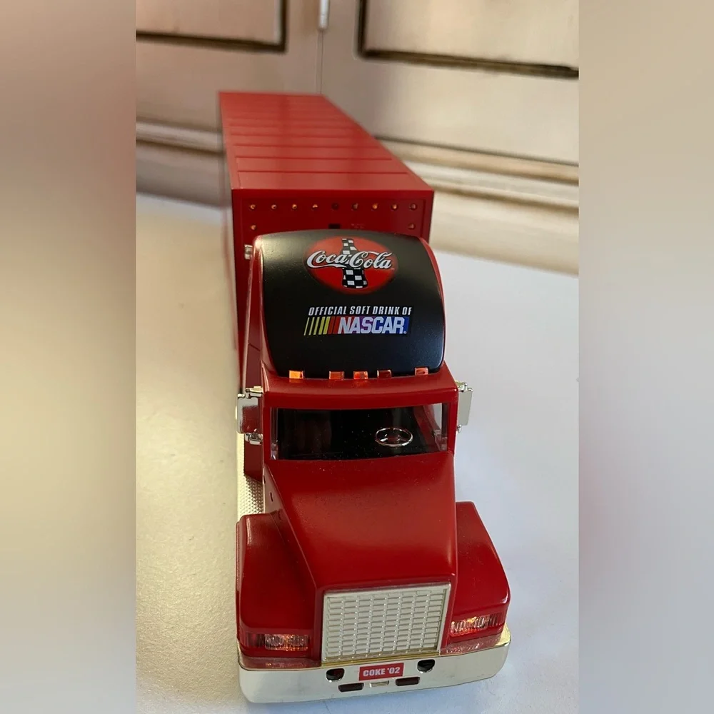 Collectible 2002 Coca-Cola NASCAR Carrier with Car & lights Semi Truck